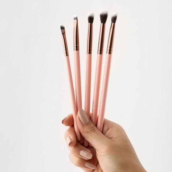 Luxie 5 piece eyeconic brush set with brush cleaner and moods pigment - Picture 4 of 11